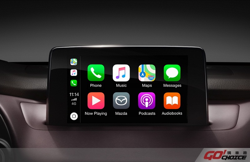 2019年式MAZDA CX-9全車型標配Apple CarPlay串連iPhone，可直接在8吋中央顯示螢幕上使用Apple地圖app或其他app應用程式。