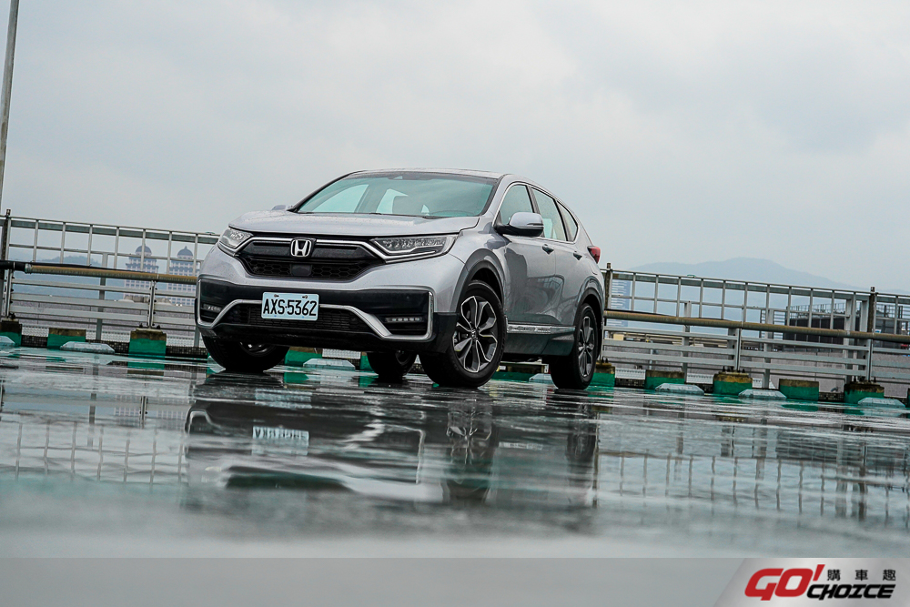 Honda CR-V 推新色了！22 年式指定車型送環景輔助系統