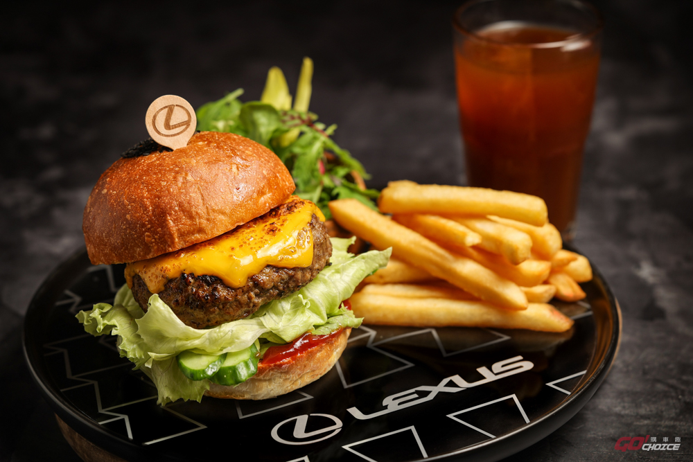 LEXUS 攜手晶華酒店及冠軍漢堡 Dragon Burger 推聯名品項