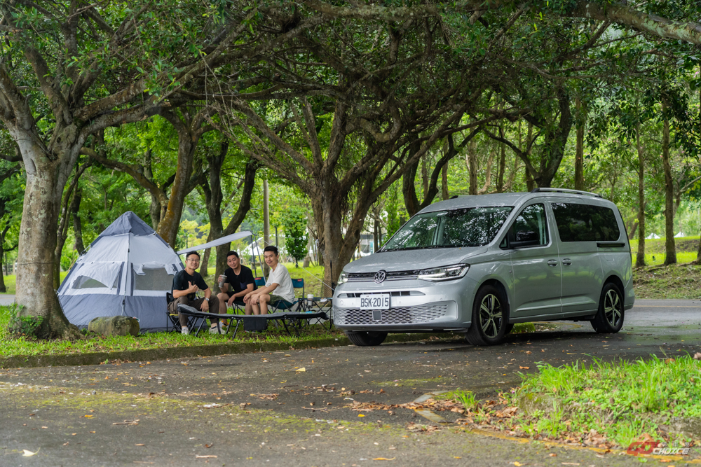 屬於知心好友的一日輕 #VanLife｜福斯商旅 Caddy Maxi 七座實用機能讓你說走就走！